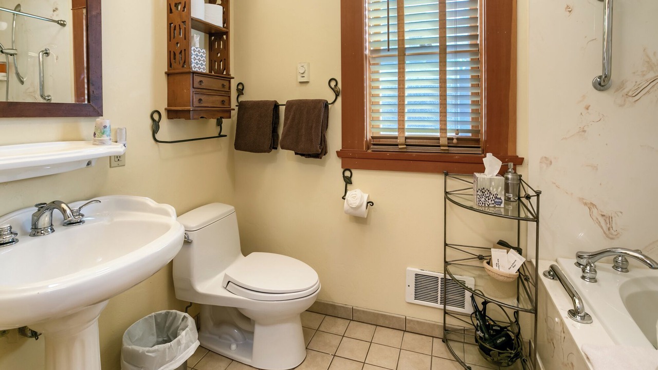 Photo of Bathroom in Ashland