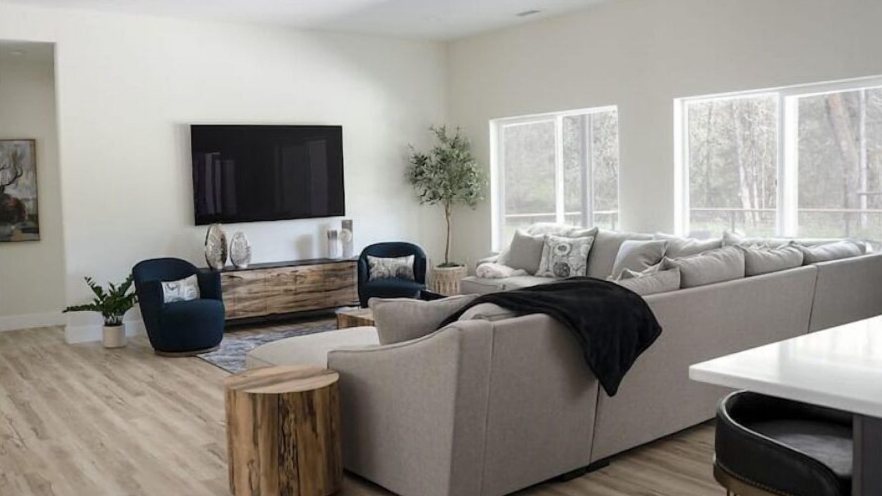 Photo of Livingroom in Roseburg
