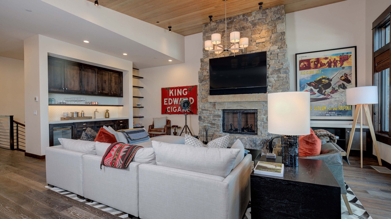 Photo of Livingroom in Big Sky