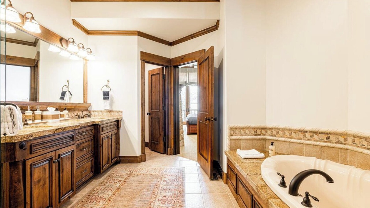Photo of Bathroom in Park Meadows