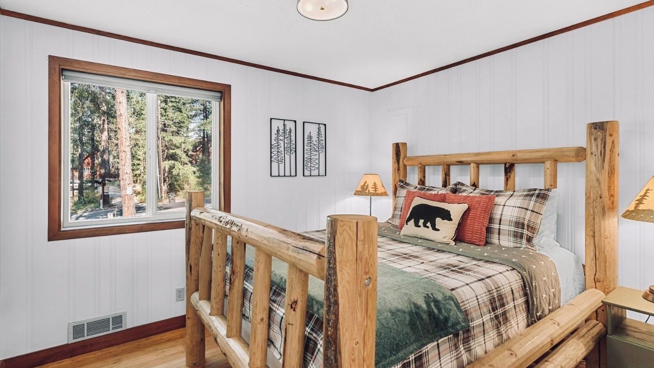 Photo of Bedroom in Leavenworth