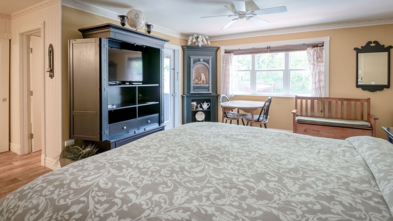 Photo of Bedroom in Historic Bayfront