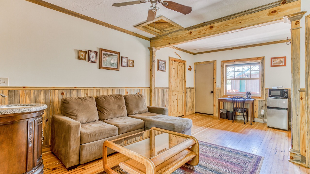Photo of Livingroom in White Salmon