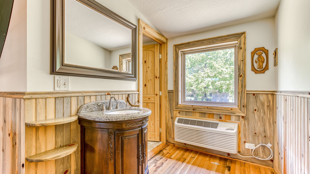 Photo of Bathroom in White Salmon