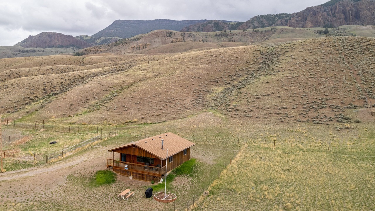 Photo of Outdoor in Wapiti