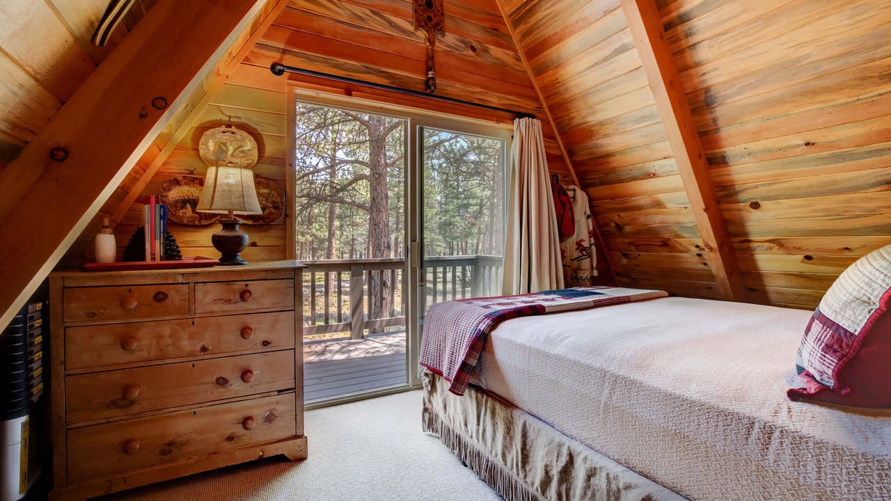 Photo of Bedroom in Sisters