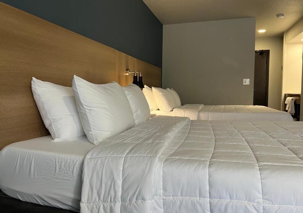 Photo of Bedroom in Roseway