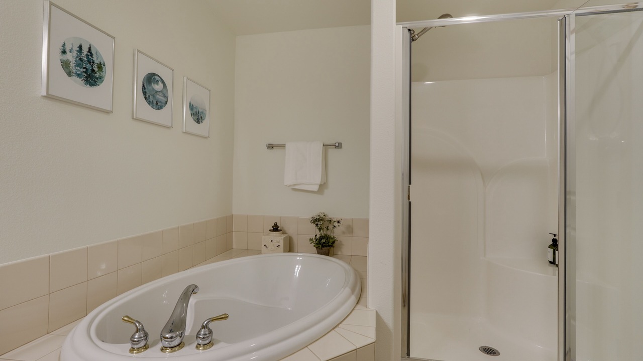 Photo of Bathroom in Klamath Falls