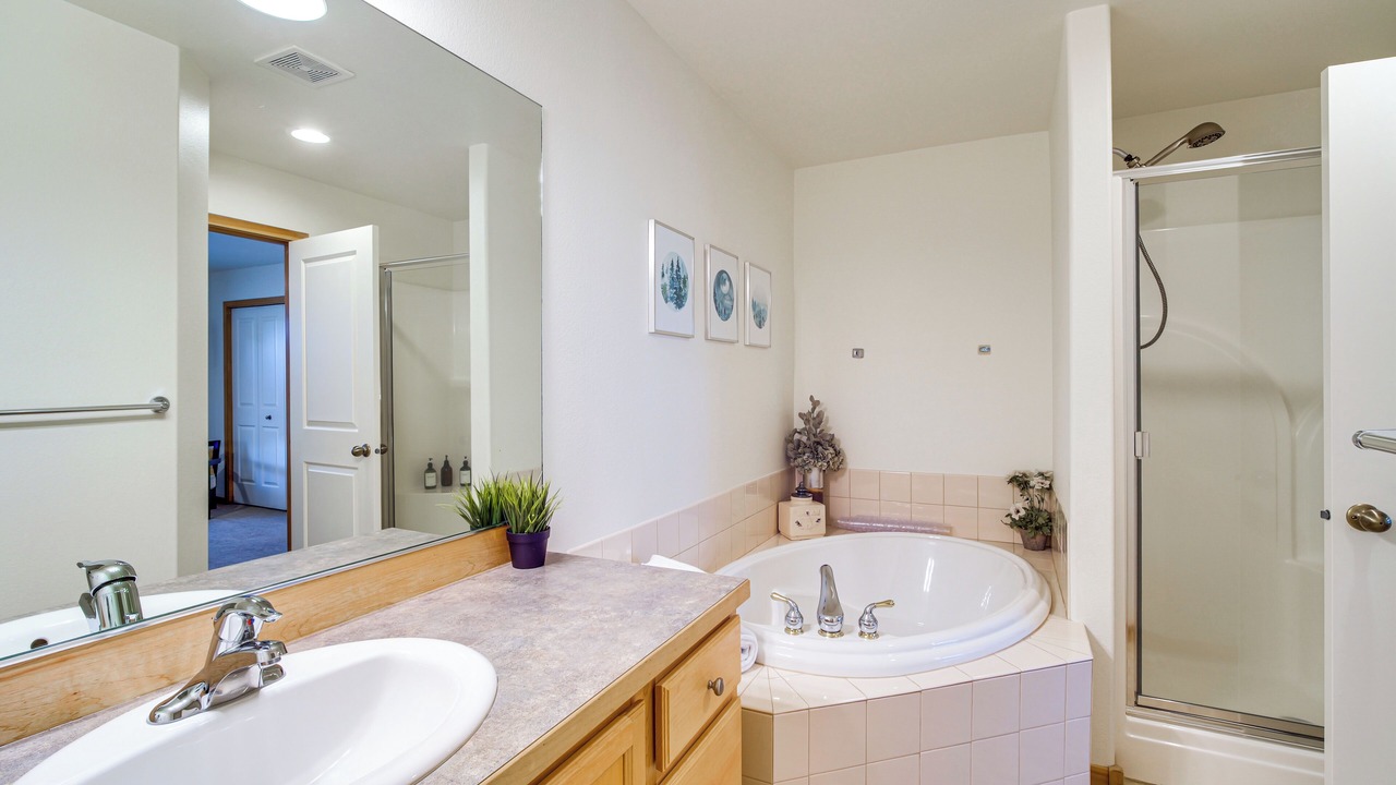 Photo of Bathroom in Klamath Falls