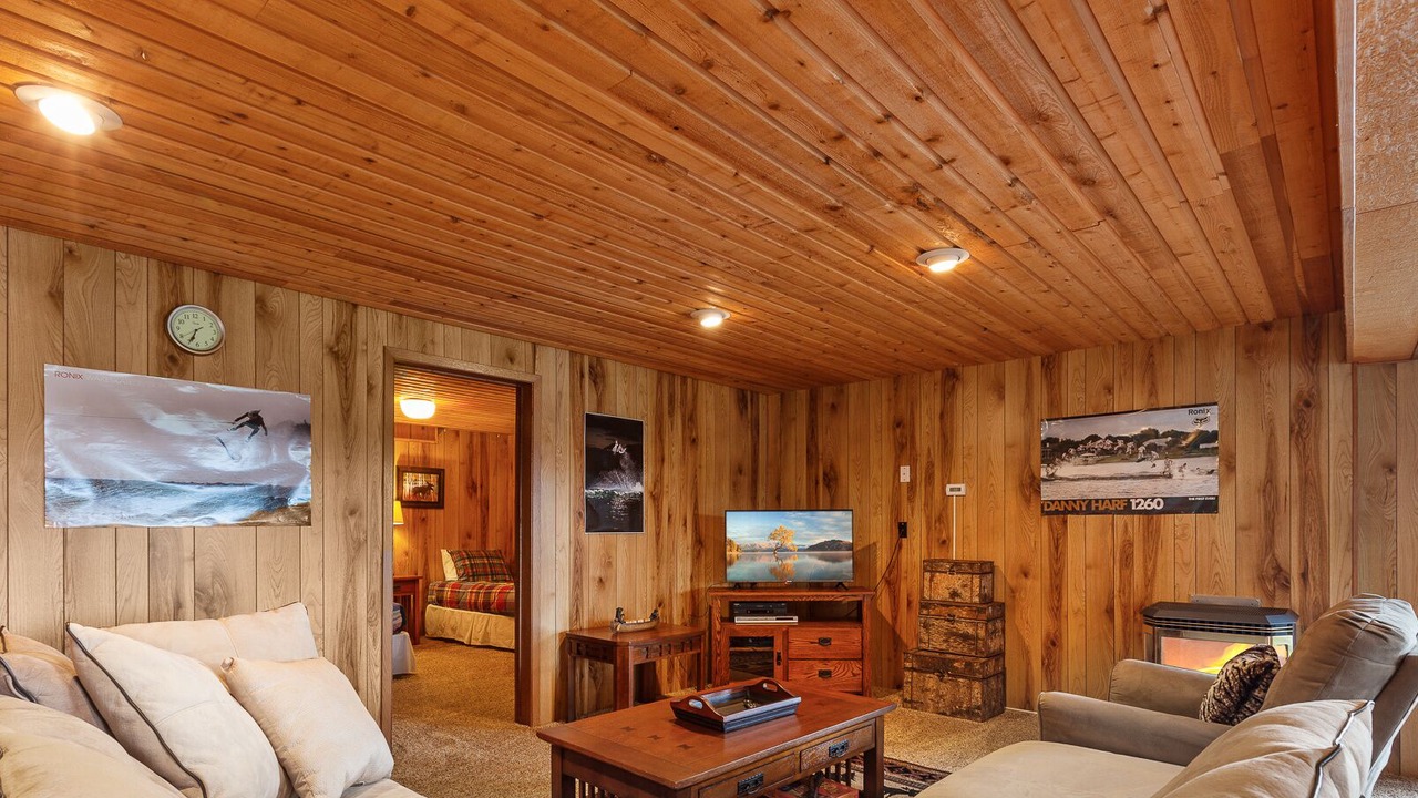 Photo of Livingroom in Hayden Lake