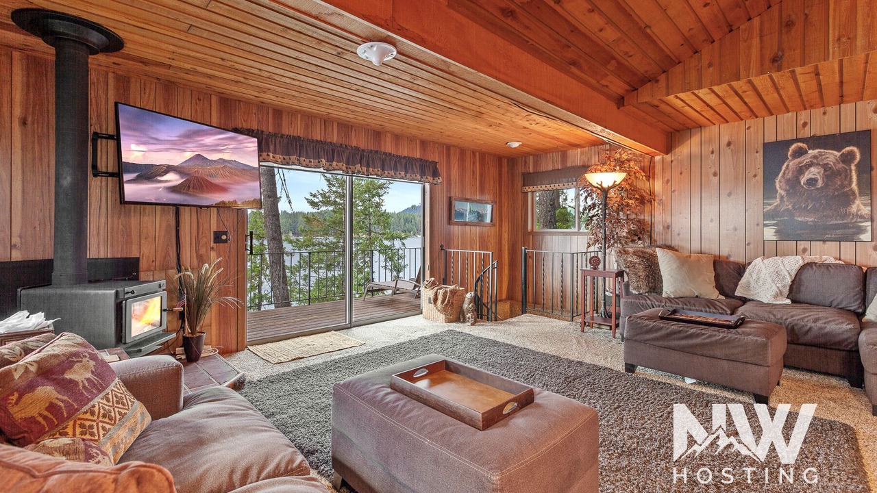 Photo of Livingroom in Hayden Lake
