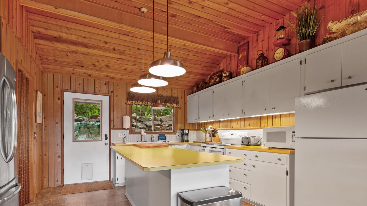 Photo of Kitchen in Hayden Lake