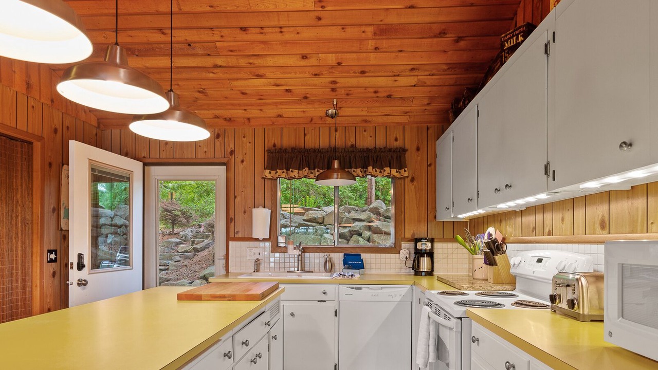 Photo of Kitchen in Hayden Lake