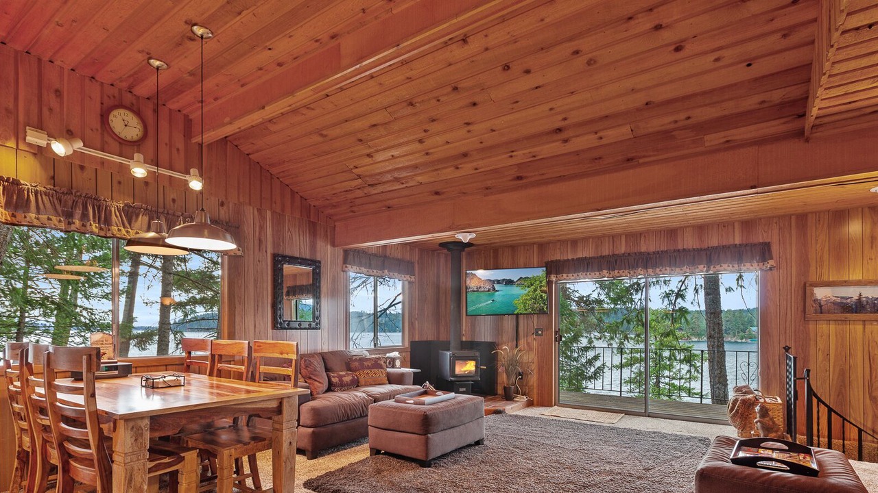 Photo of Livingroom in Hayden Lake