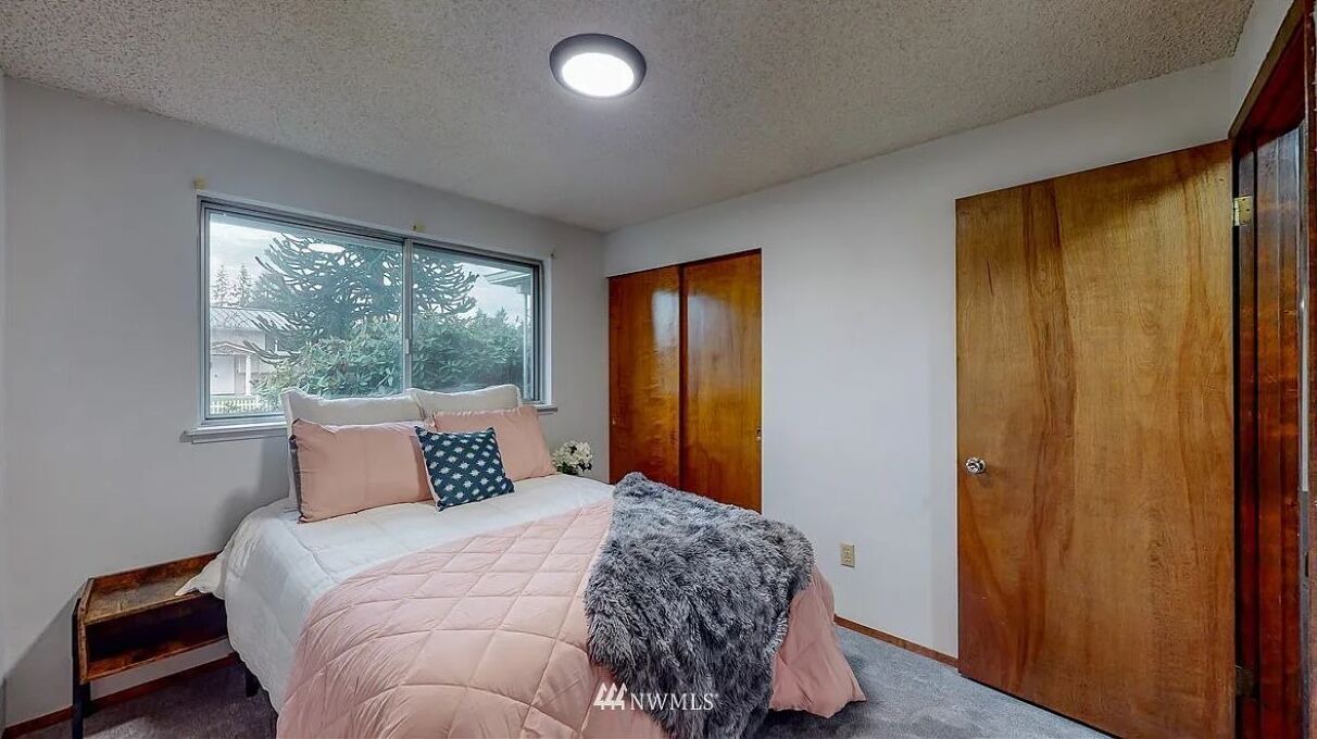 Photo of Bedroom in Lakewood