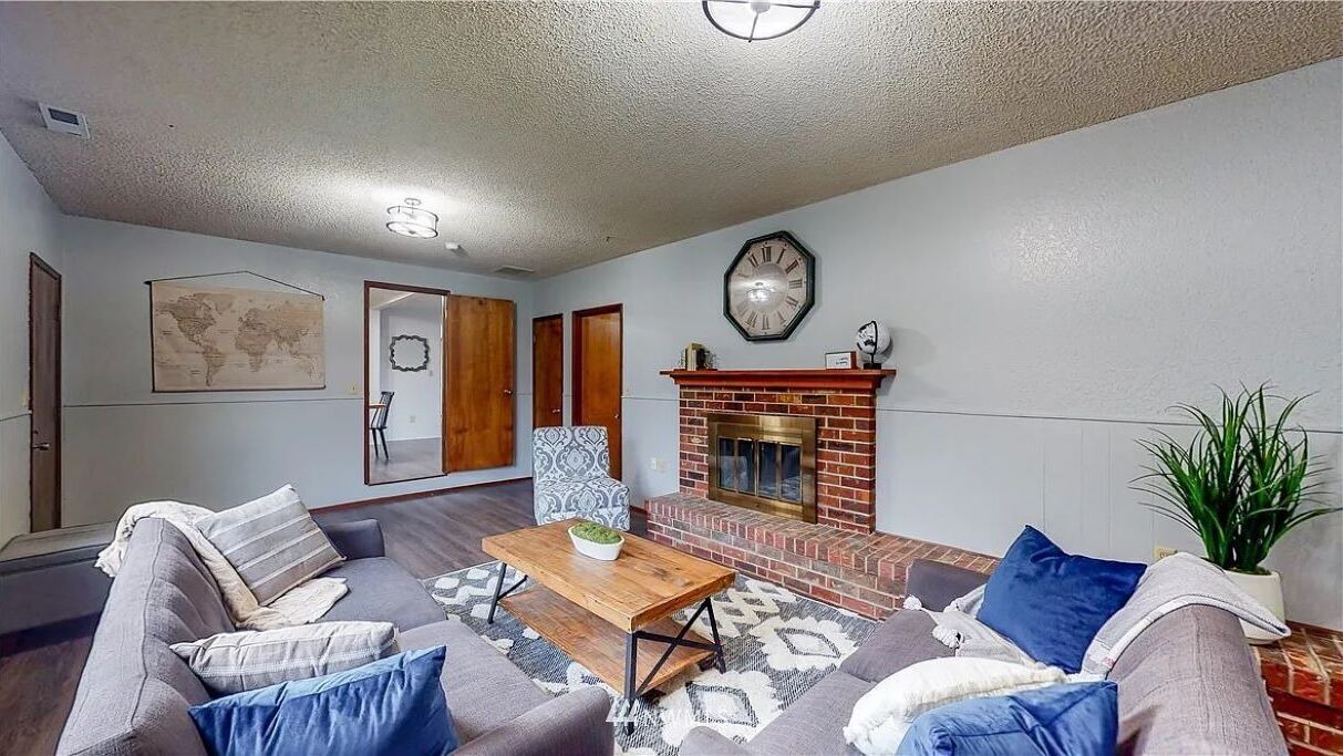 Photo of Livingroom in Lakewood