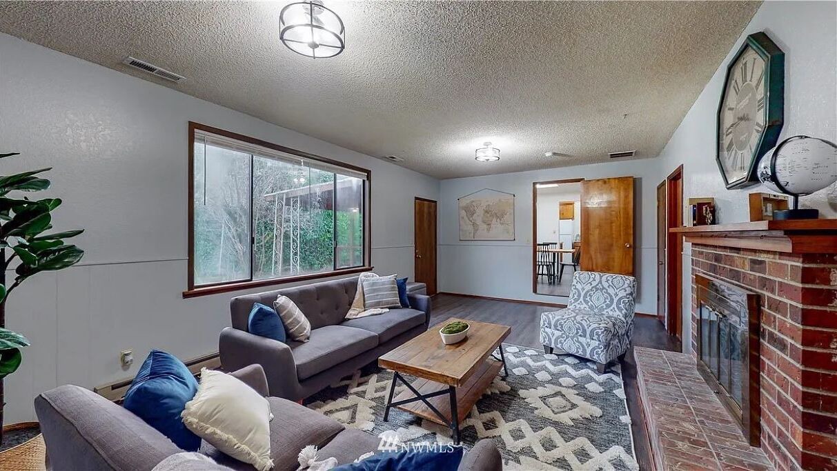 Photo of Livingroom in Lakewood