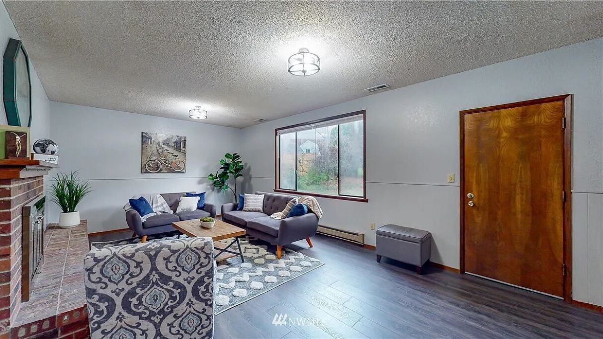 Photo of Livingroom in Lakewood