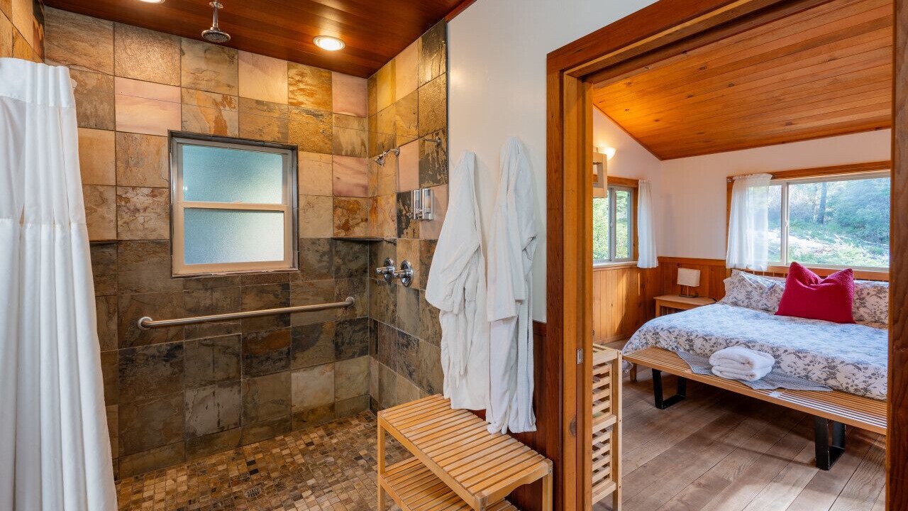Photo of Bathroom in Ashland