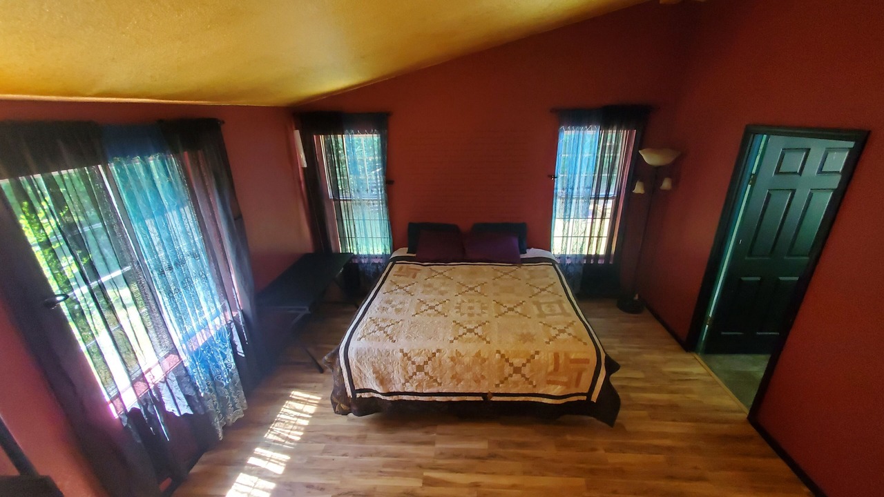 Photo of Bedroom in Adna