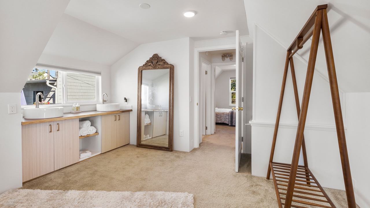 Photo of Bedroom in University Place