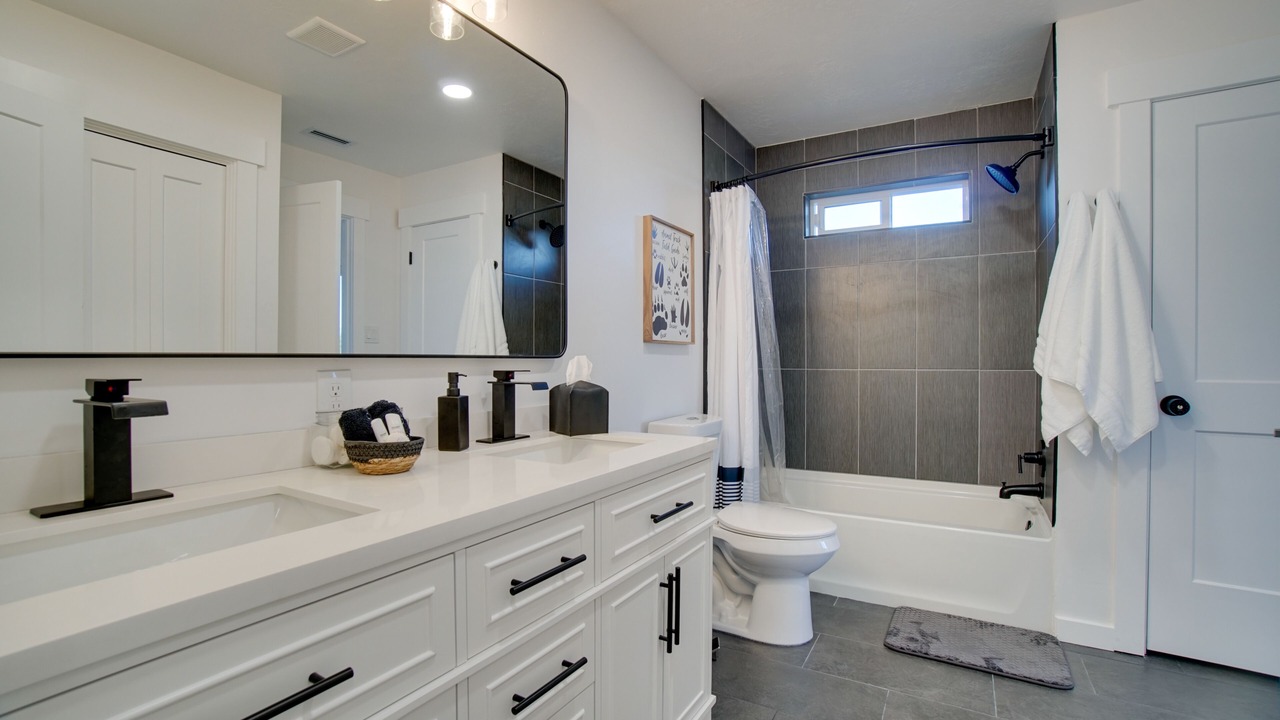 Photo of Bathroom in Donnelly