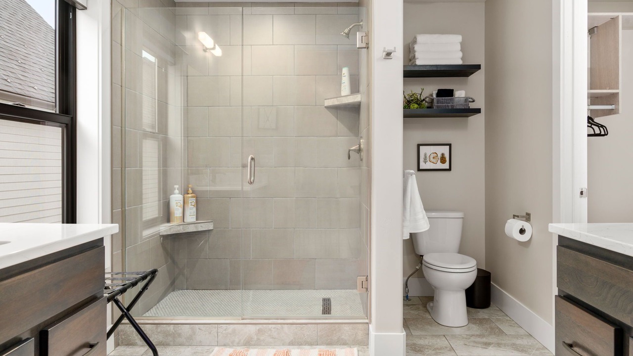 Photo of Bathroom in Garden District
