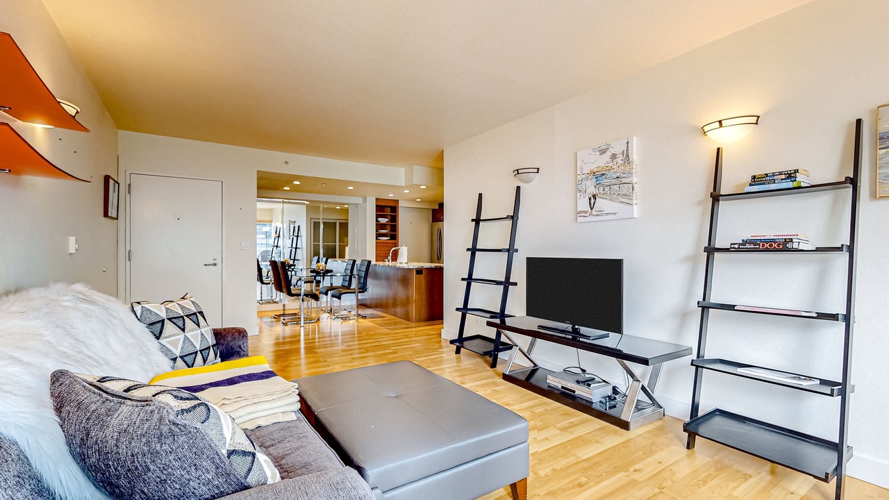 Photo of Livingroom in Downtown Seattle