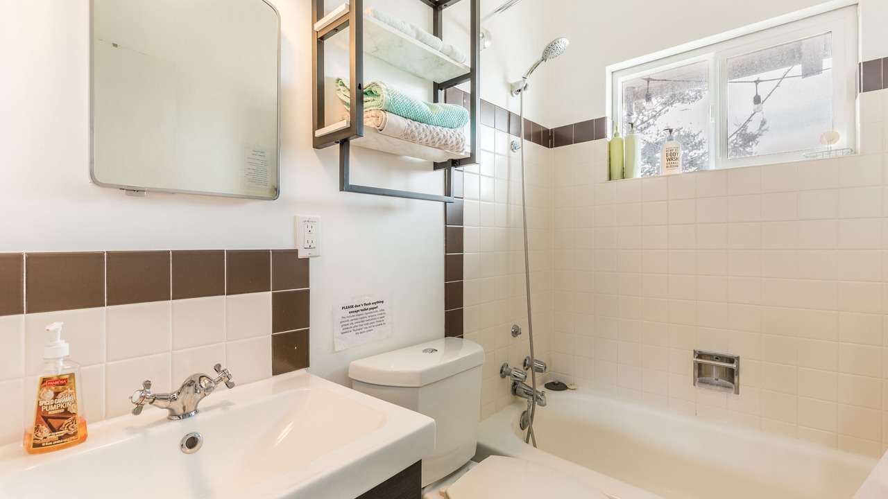 Photo of Bathroom in Coupeville