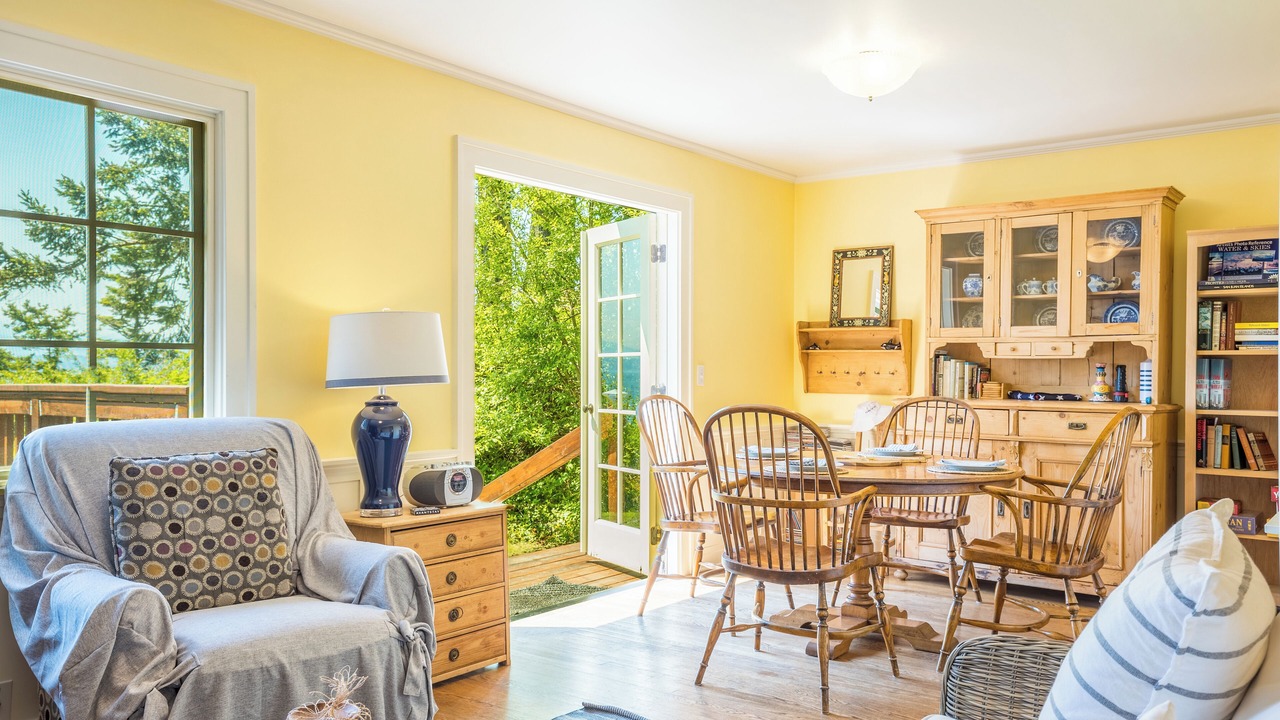 Photo of Livingroom in Greenbank