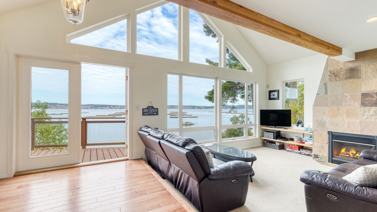 Photo of Bedroom in Coupeville