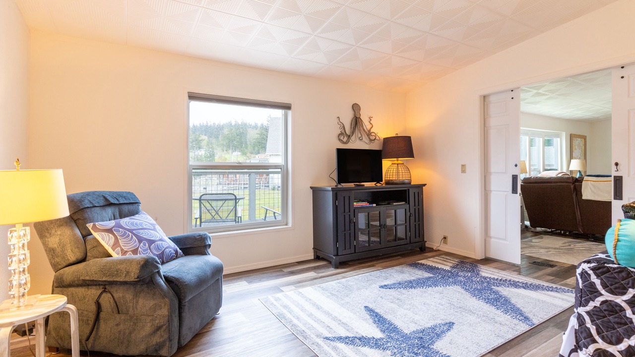 Photo of Bedroom in Coupeville