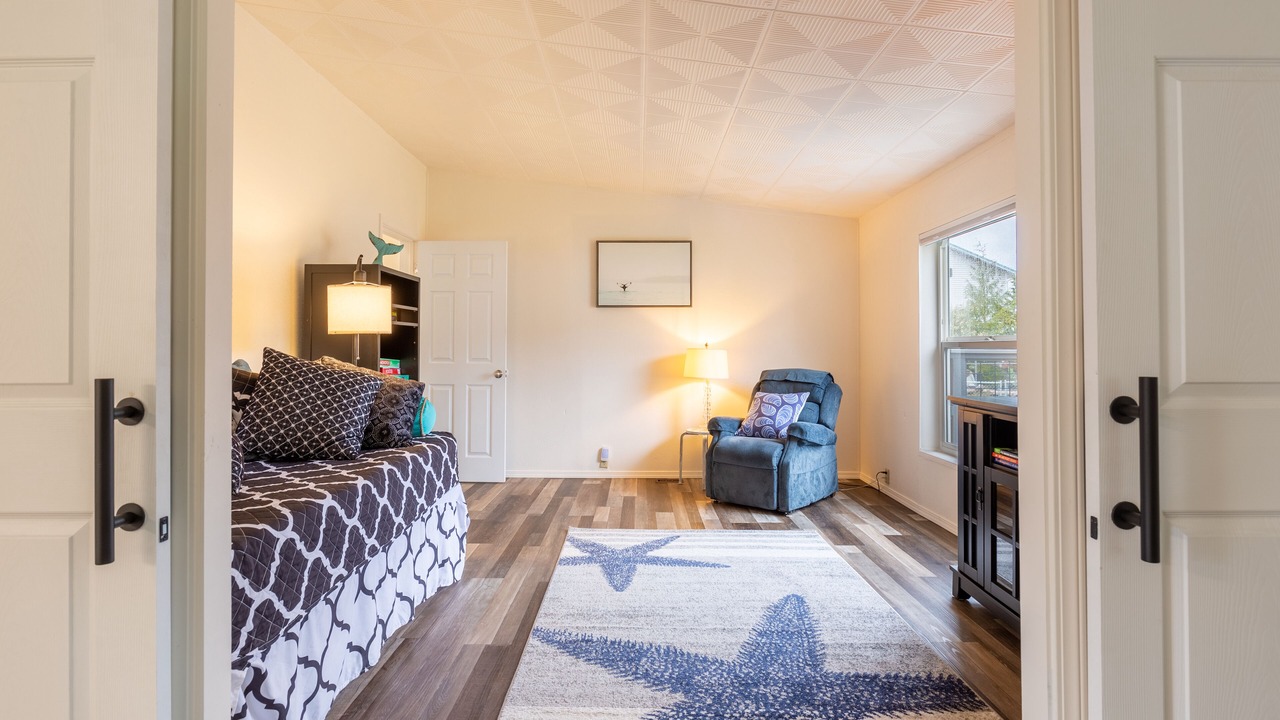 Photo of Bedroom in Coupeville