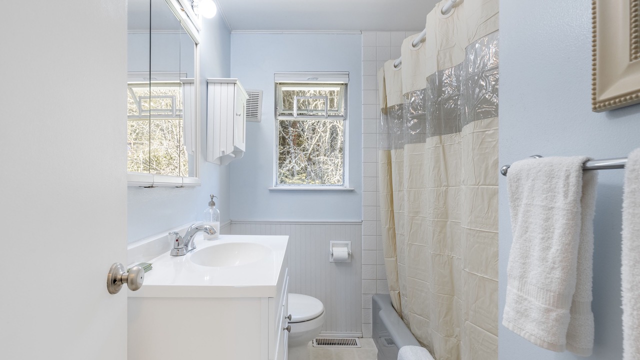 Photo of Bathroom in Coupeville