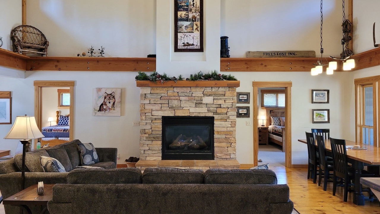 Photo of Livingroom in Mazama