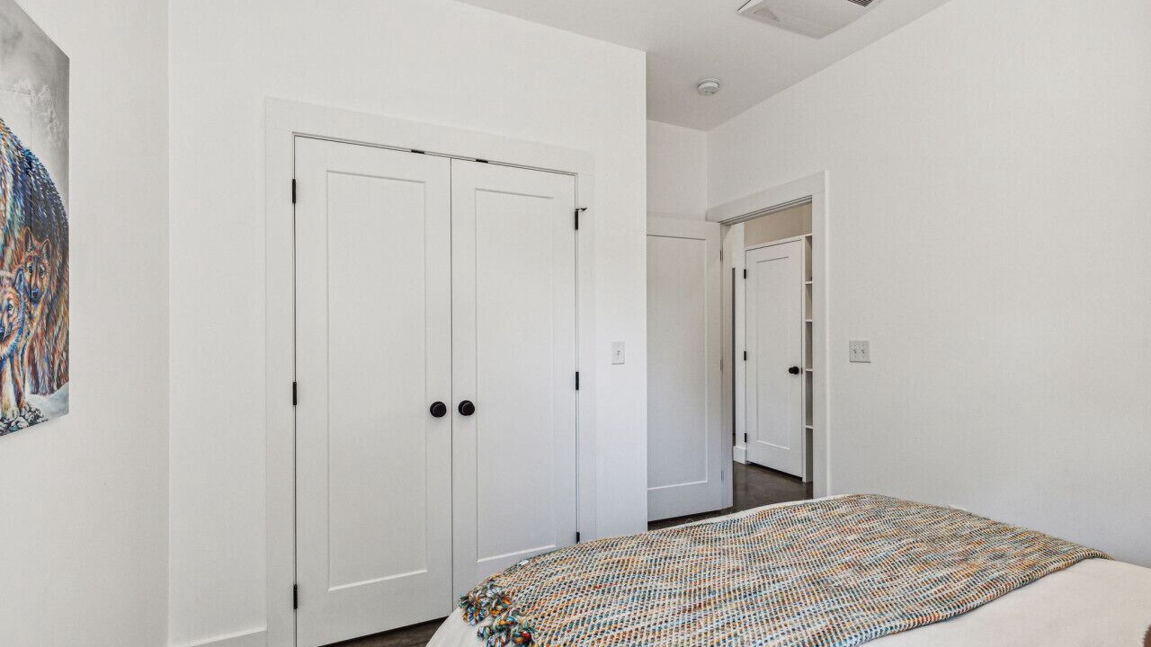 Photo of Bedroom in Franklin to the Fort