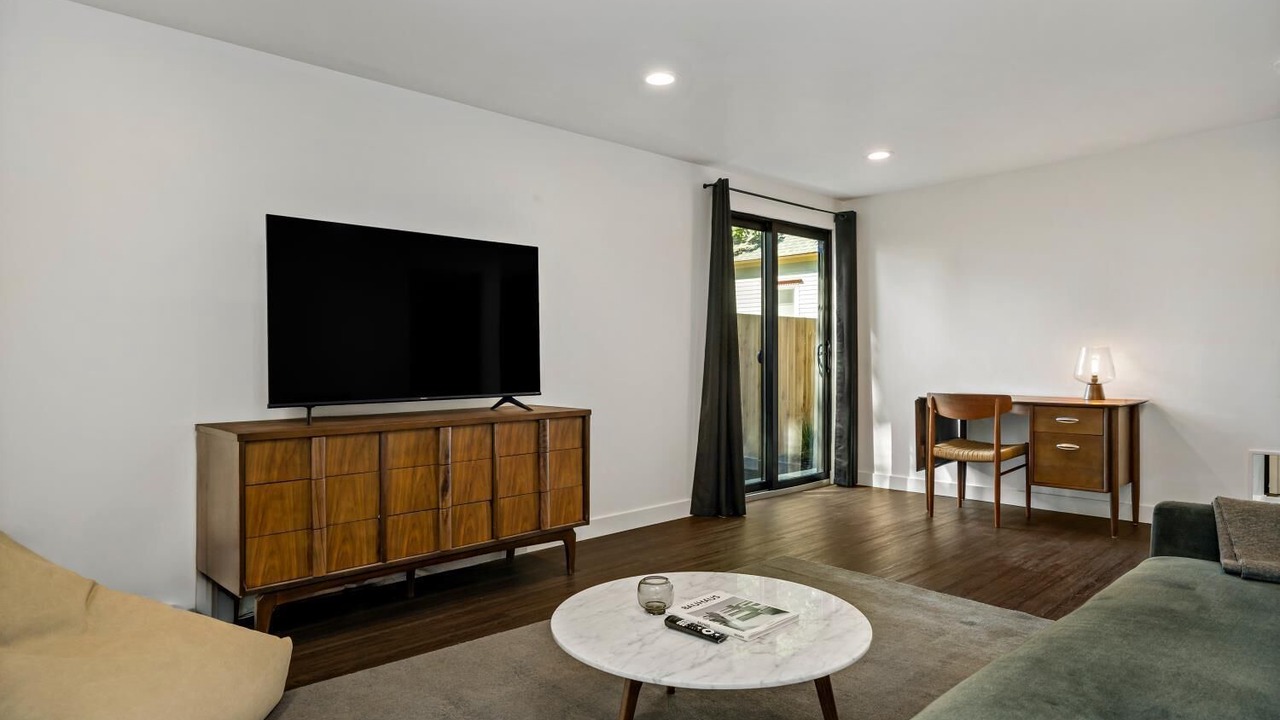 Photo of Livingroom in North End