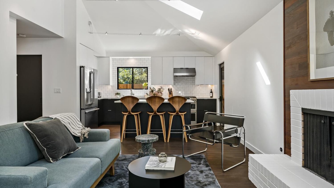 Photo of Livingroom in North End