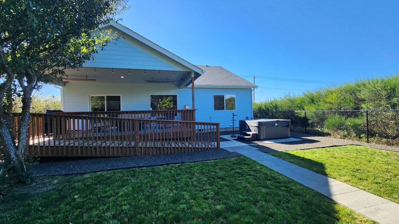 Photo of Patio Balcony in Ocean Shores