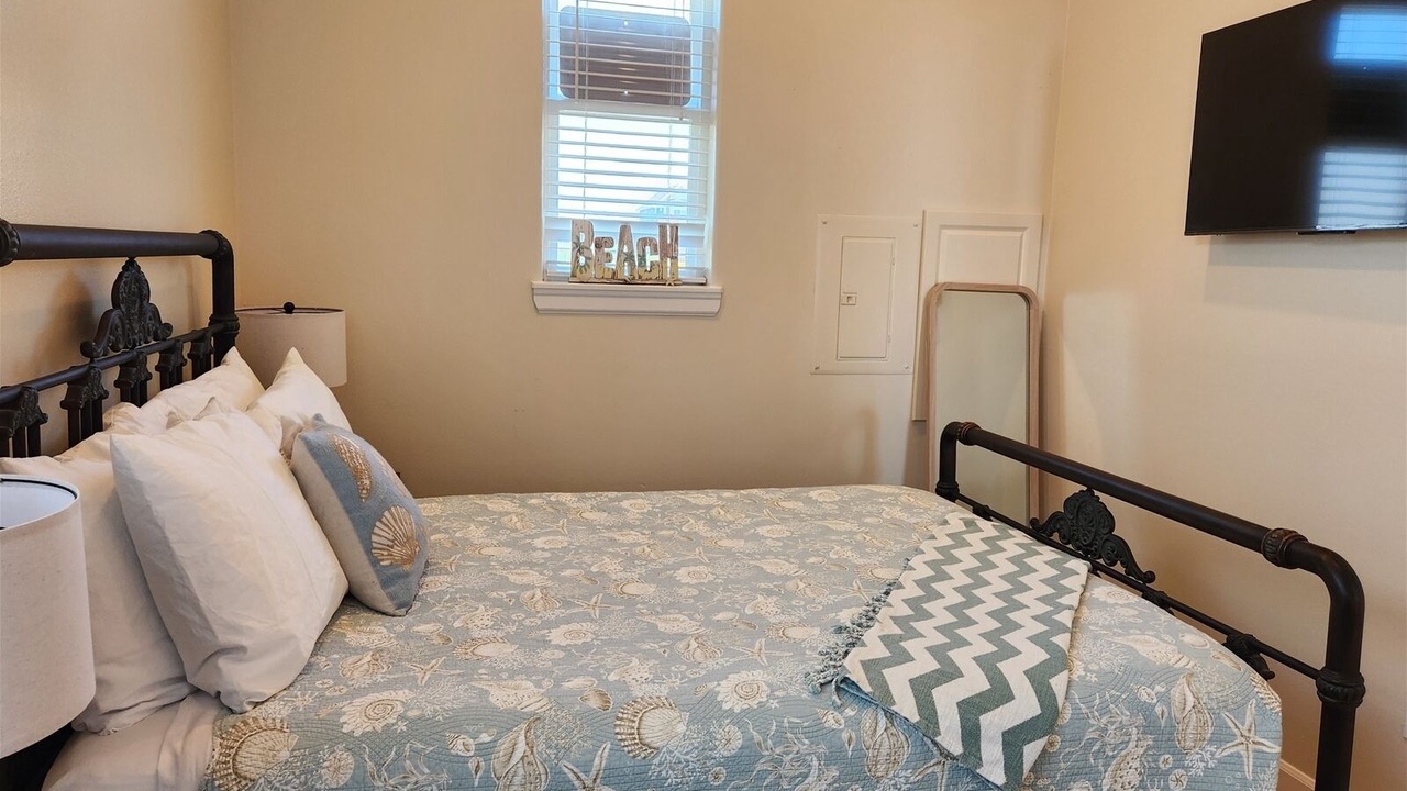 Photo of Bedroom in Ocean Shores