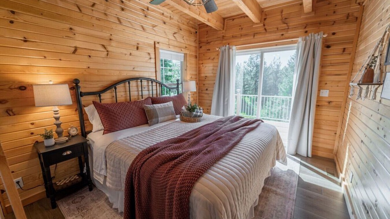 Photo of Bedroom in Cascade
