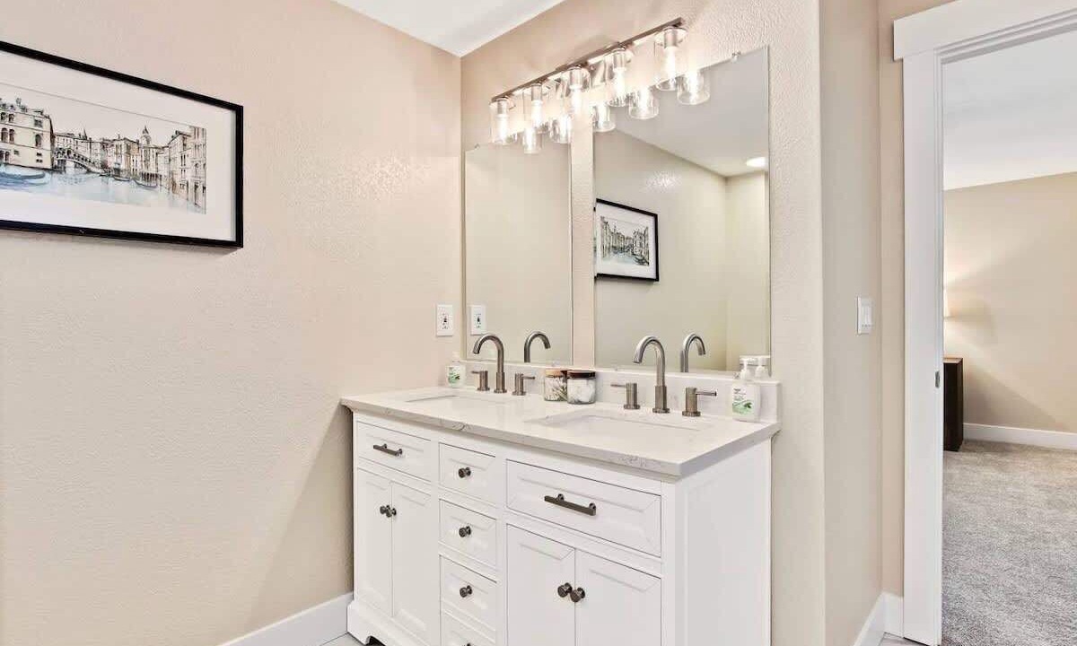 Photo of Bathroom in Eagle