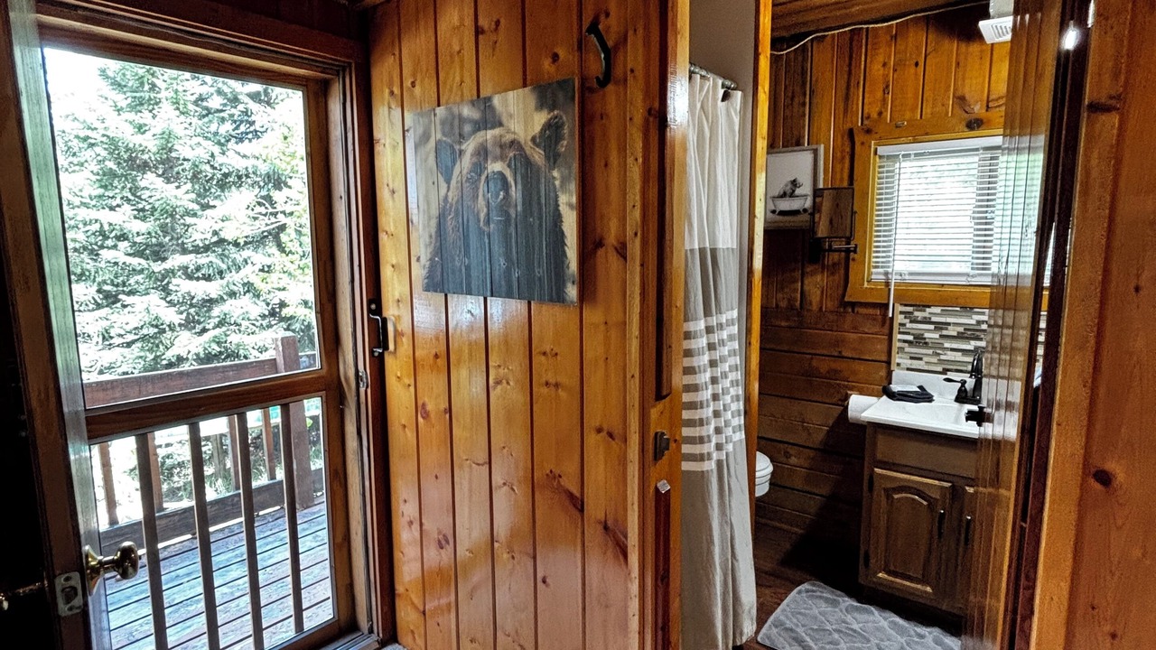 Photo of Bathroom in Island Park