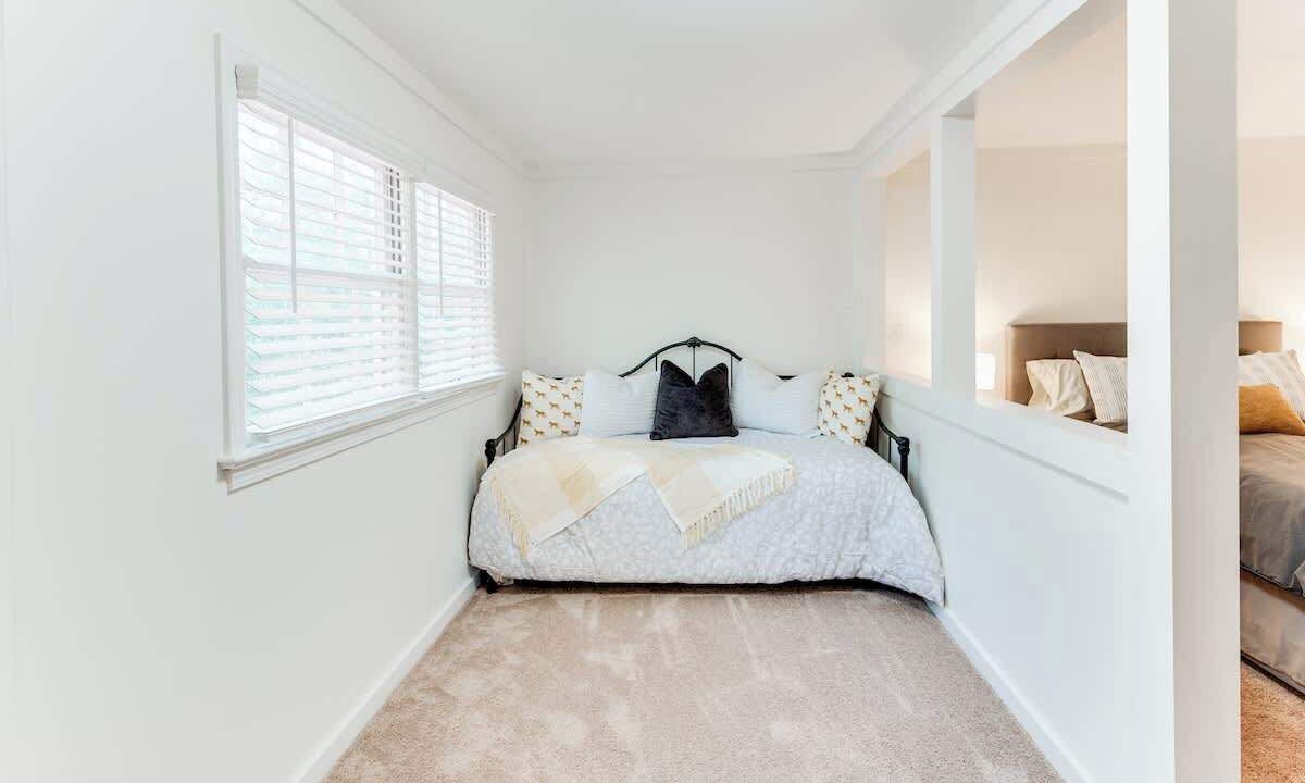Photo of Bedroom in Northport