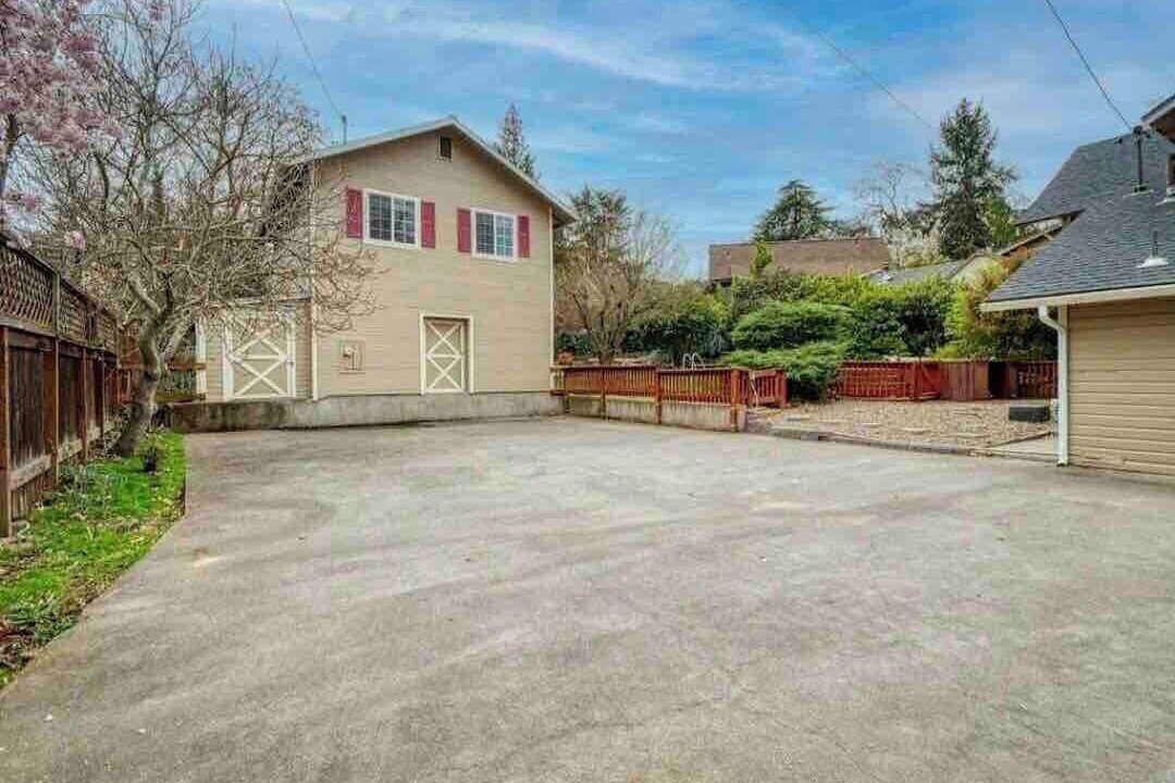 Photo of Outdoor in Medford