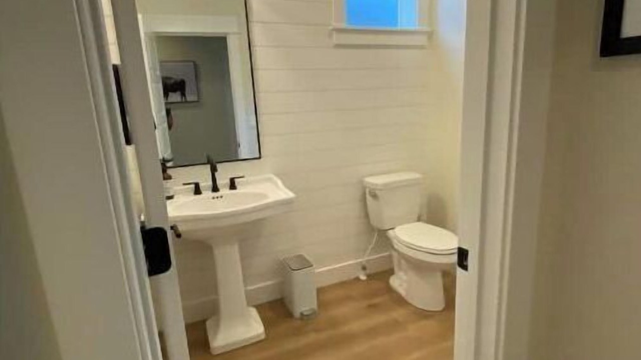 Photo of Bathroom in Garden City