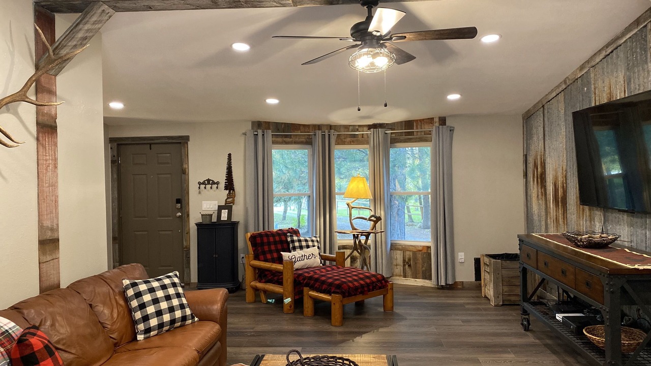 Photo of Livingroom in Irwin
