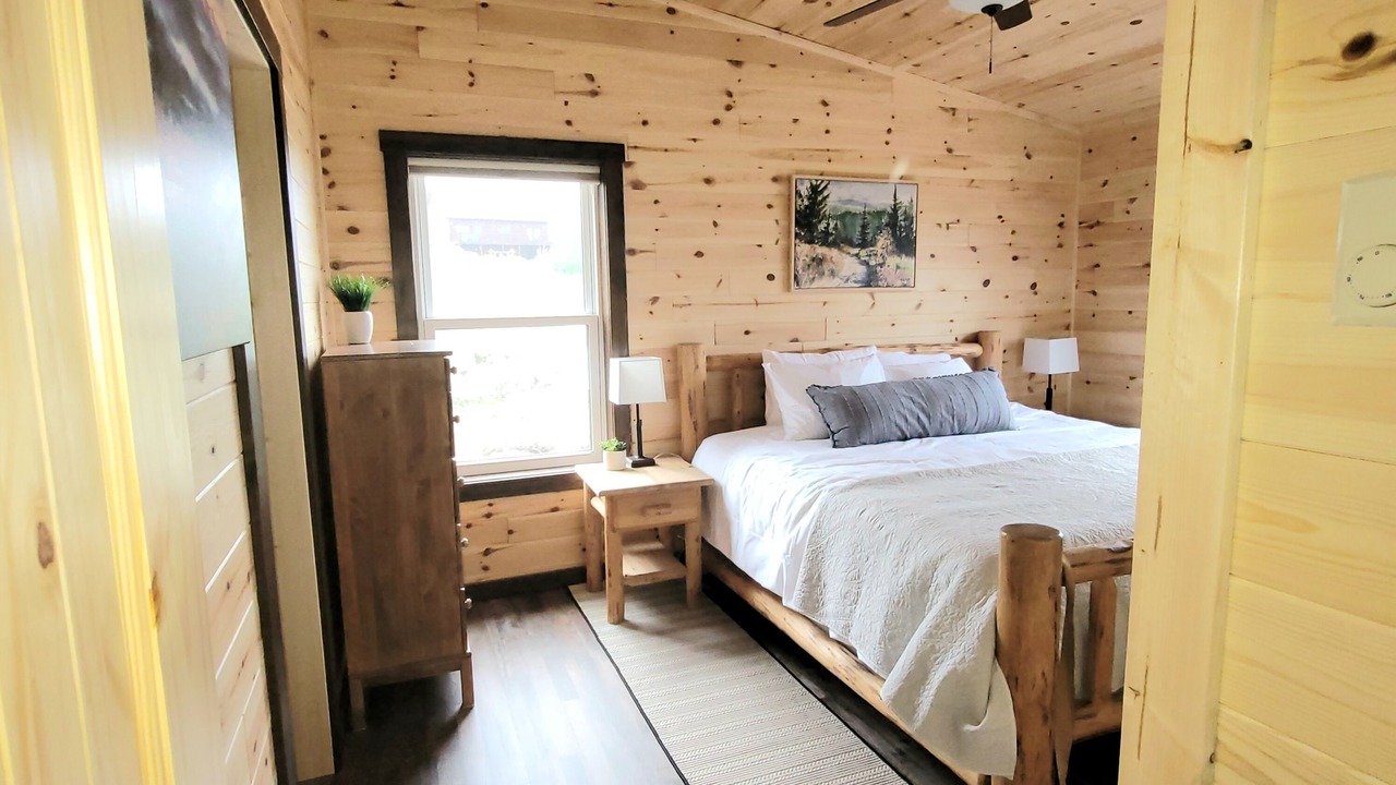 Photo of Bedroom in Island Park
