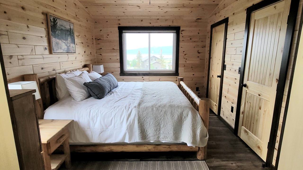 Photo of Bedroom in Island Park