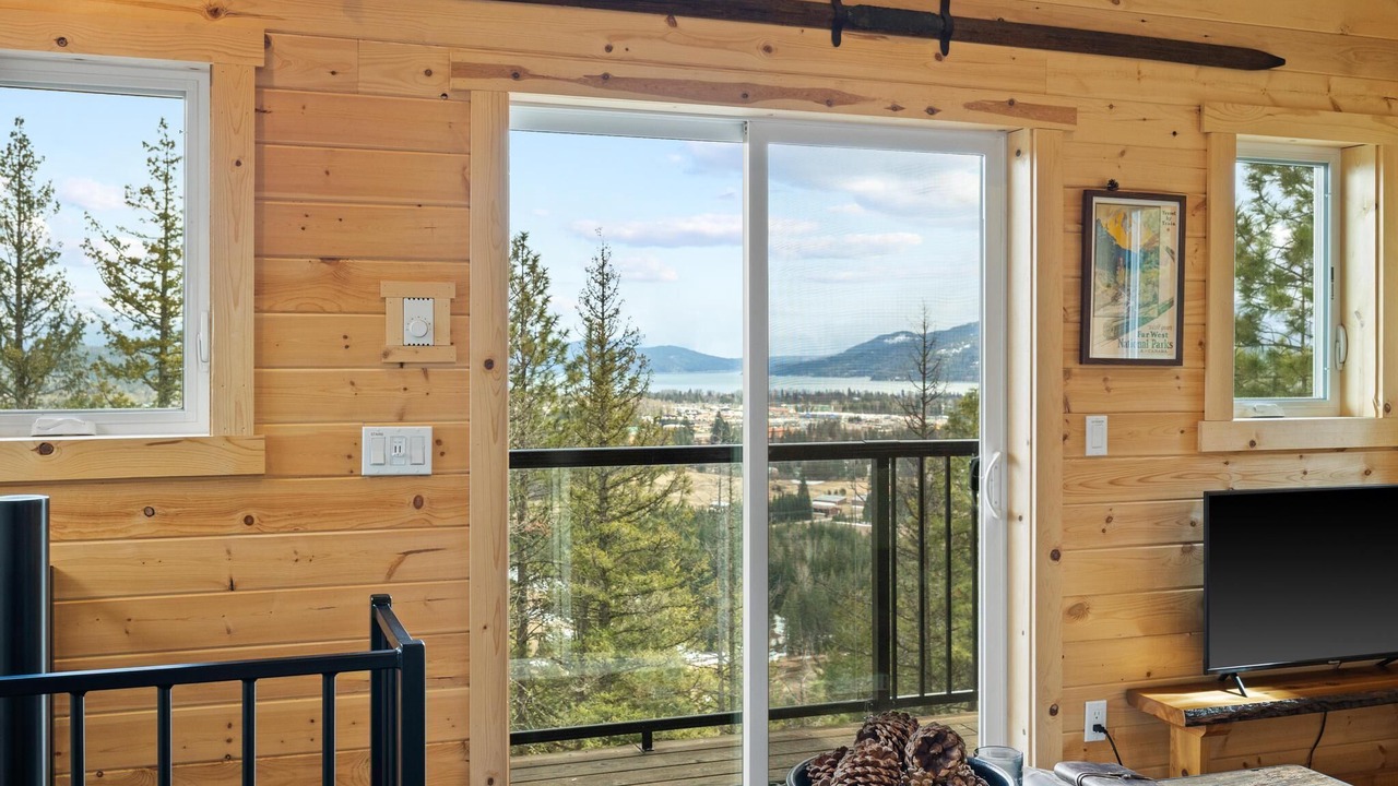 Photo of Bedroom in Sandpoint